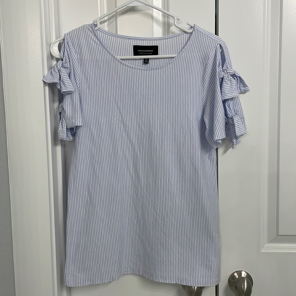Banana Republic Size XS Top - Lavender and white striped.